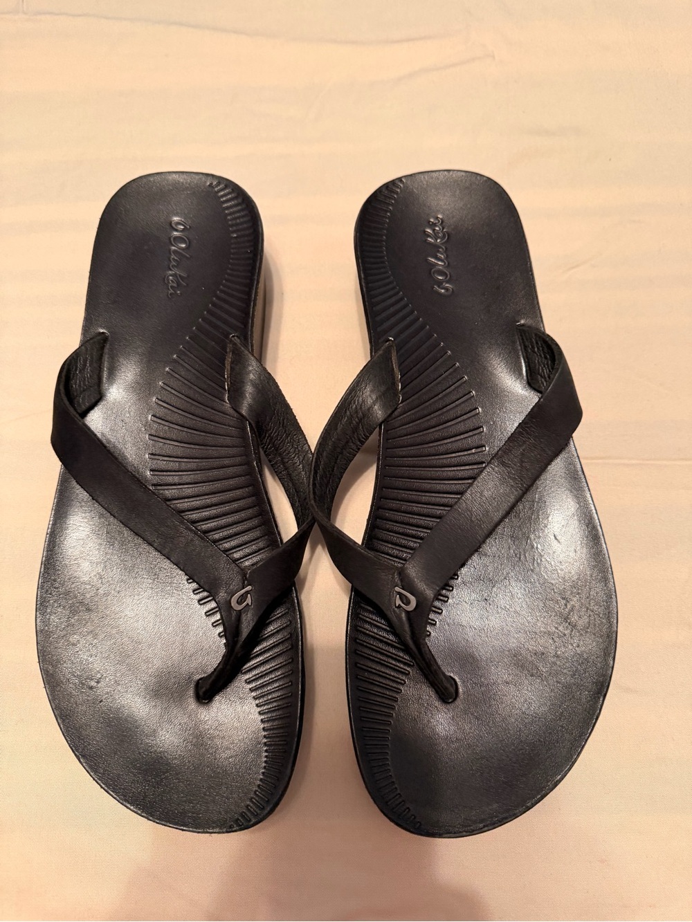 Women’s Black Leather Olukai Ao Loa Wedge Sandal